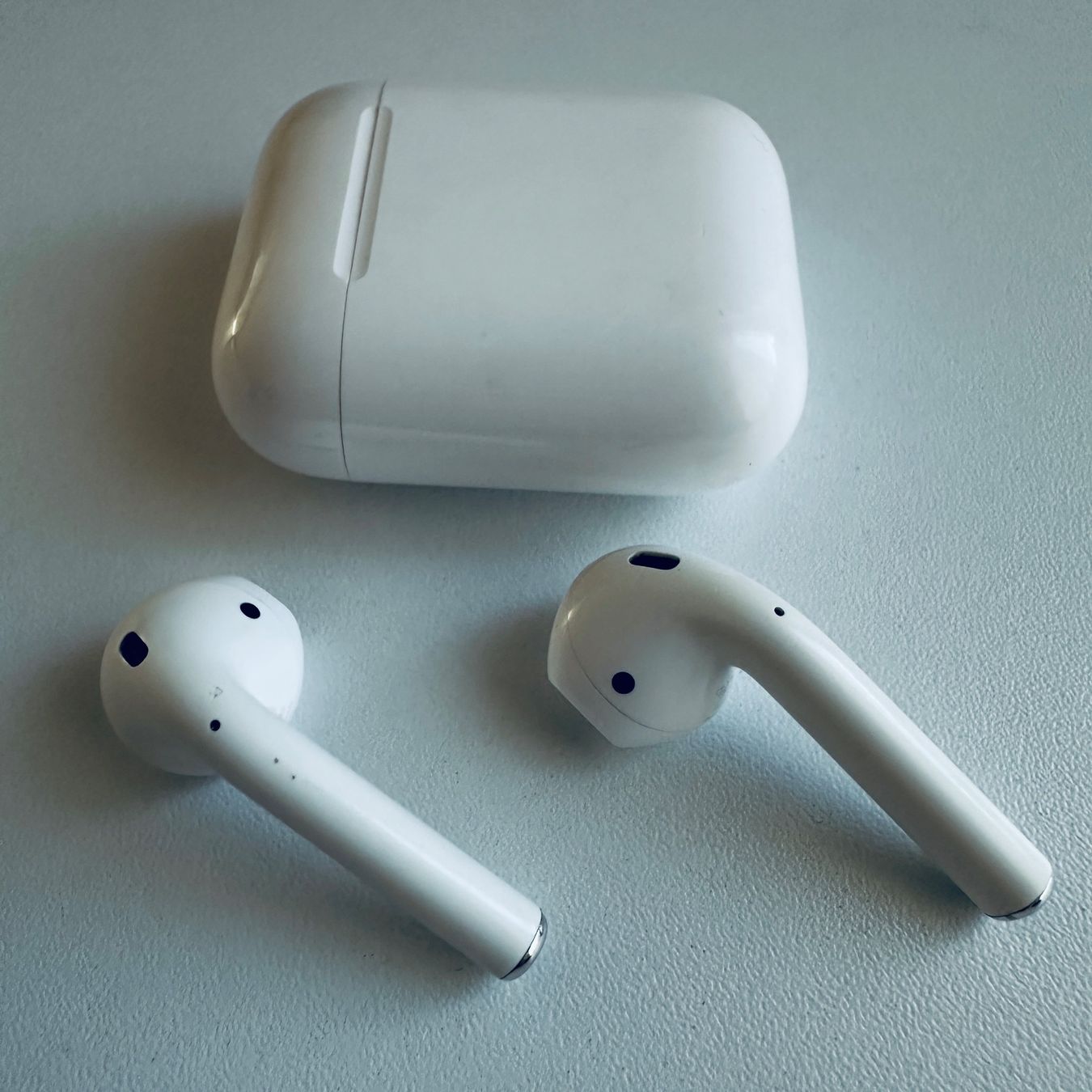 Apple Cuffie: Original Apple AirPods 2 Kopfhörer Wireless Lightning Kabel – Usato da Basel venduto da MY.AIRPODS.SHOP 4