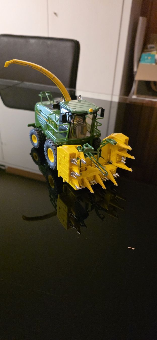 Kit di modellismo & Modellini statici: John Deere 7500 Häcksler – Usato da Rüti b. Büren venduto da Thoko 3