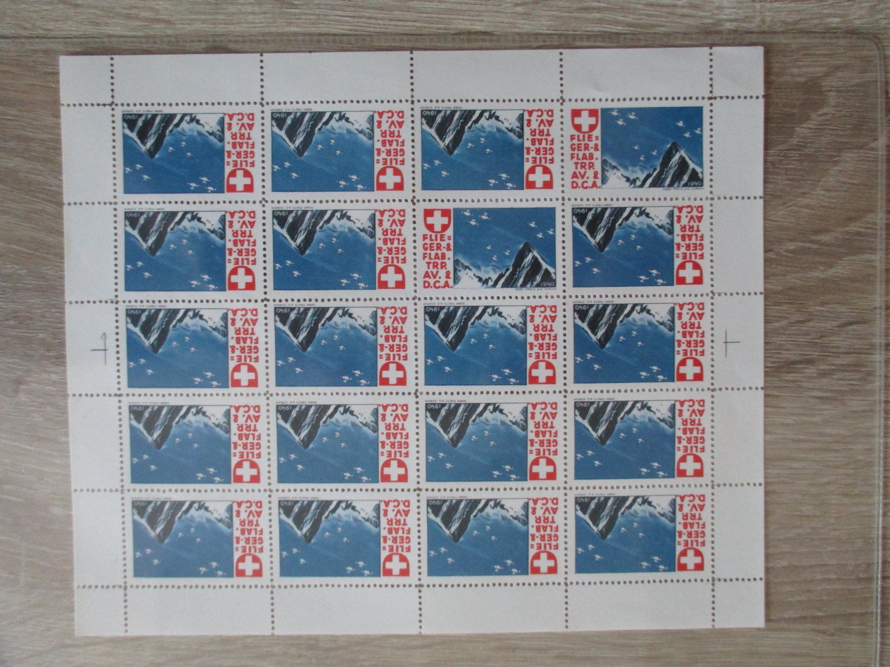 Tous les timbres: Militaire feuille complète aviation – D'occasion à Boécourt par Denteles66