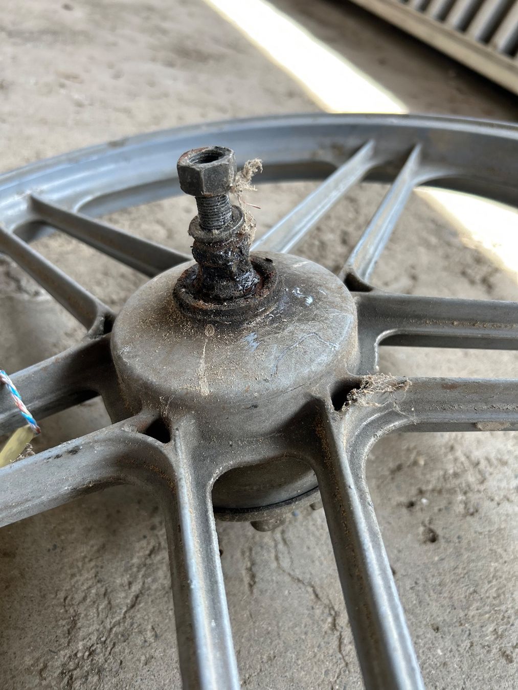 Puch Mofa-Ersatzteile: Mofa Gussfelgen Vorderrad 17 Zoll – Gebraucht aus Fahrni b. Thun von berger_tuning34 4
