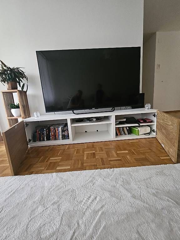 Mobili TV: TV Möbel / lowboard Besta – Usato da Zürich venduto da Garfield102 1
