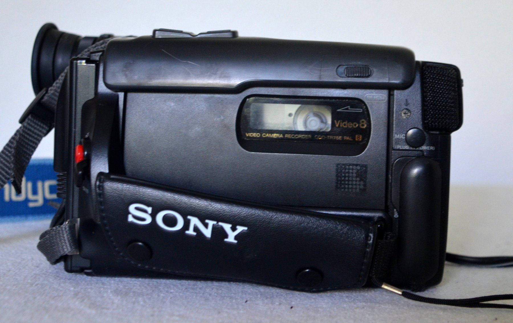 Sony Videocamere: Camcorder / caméscope Sony CCD-TR75E Video 8 – Difettoso da Collonges venduto da arashee 3