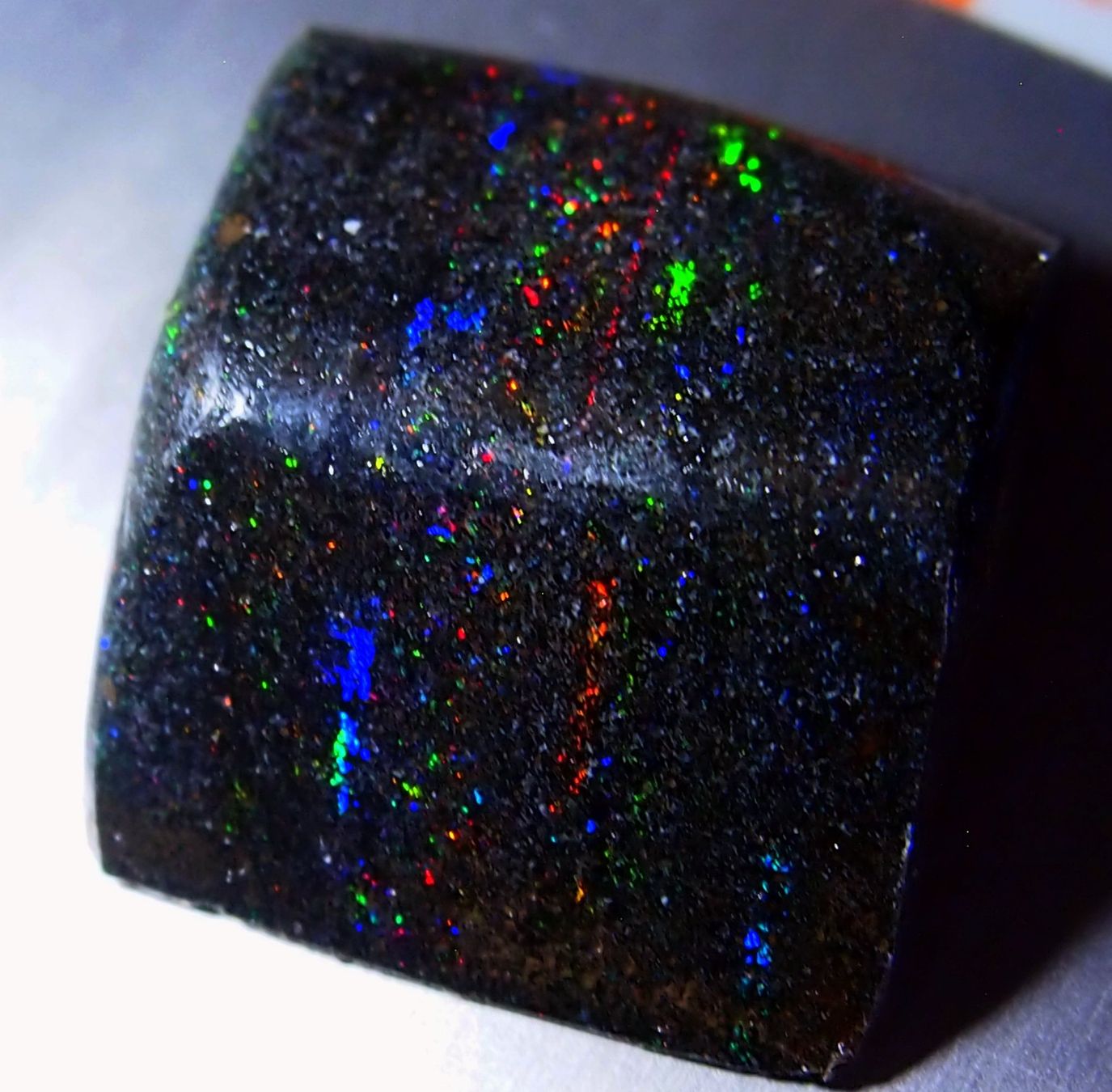 Pierres précieuses: 63 CTS polierter ANDAMOOKA OPAL  selten , einzigartig – Neuf avec emballage d'origine à Reinach BL par Hesekiel39 5
