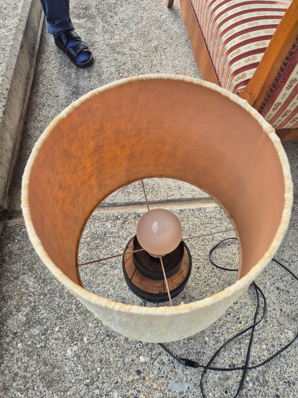 Lampade: Tischlampe mit Holzrad rustikal – Usato da Steffisburg venduto da Lissi13 3