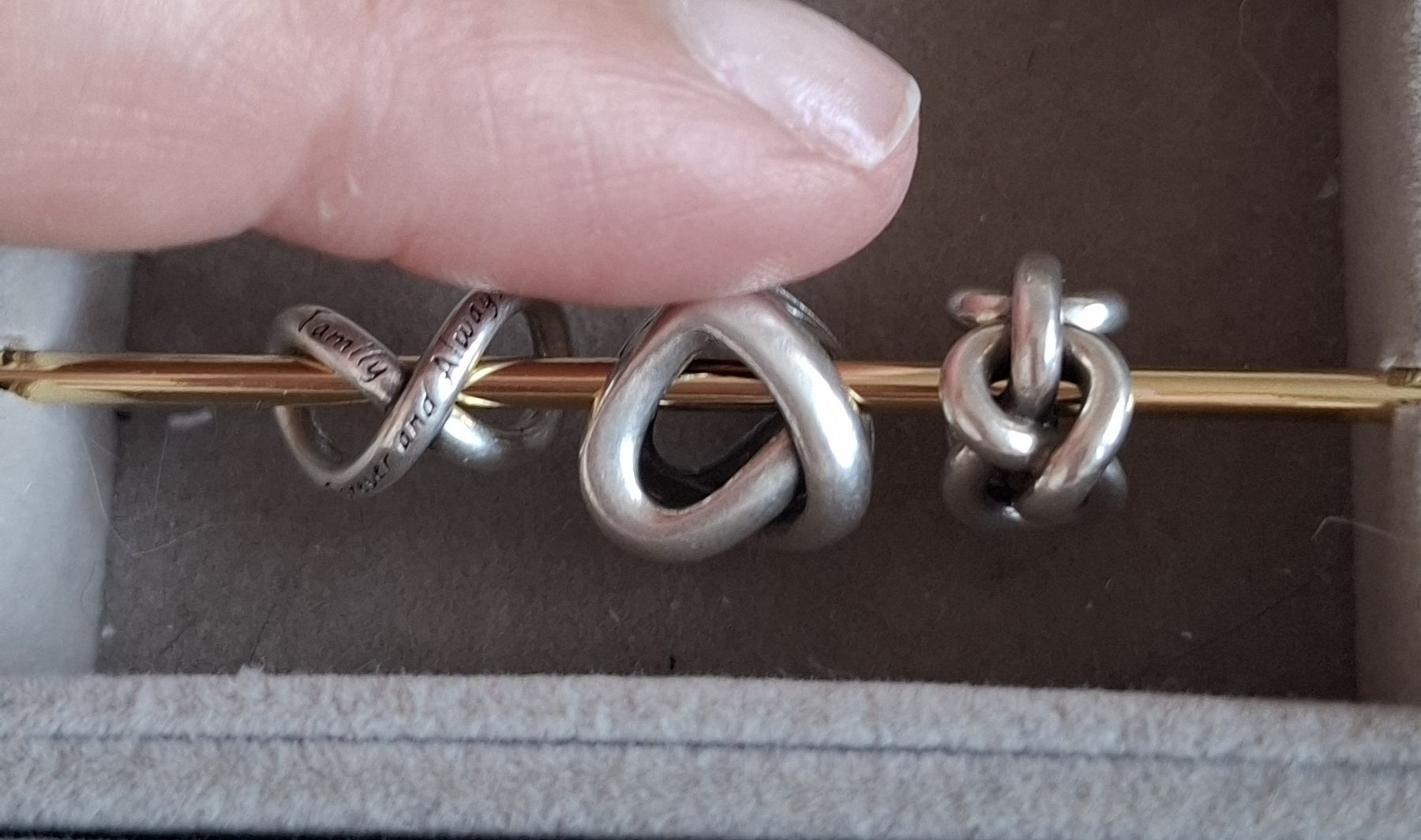 Pandora Pendentifs: 3 charm Pandora – D'occasion à Lausanne par Ptite_Dame