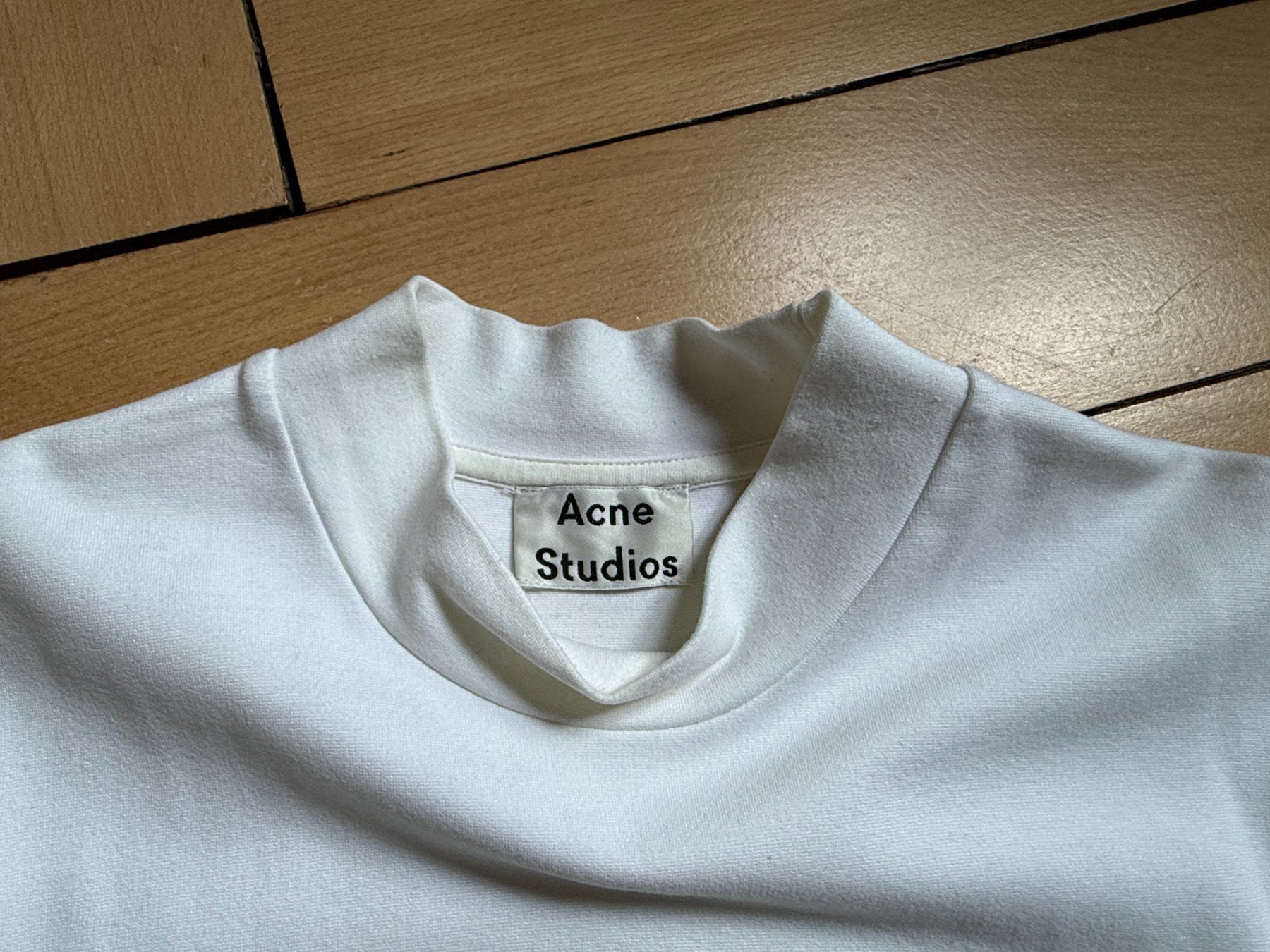 Acne Studios T-shirt: ACNE STUDIOS - T-Shirt offweiss S – Usato da Zürich venduto da Diazaio 1
