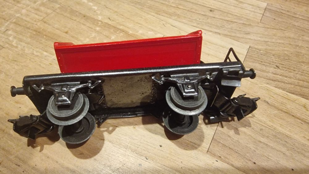 Märklin Loorenwagen rot 3