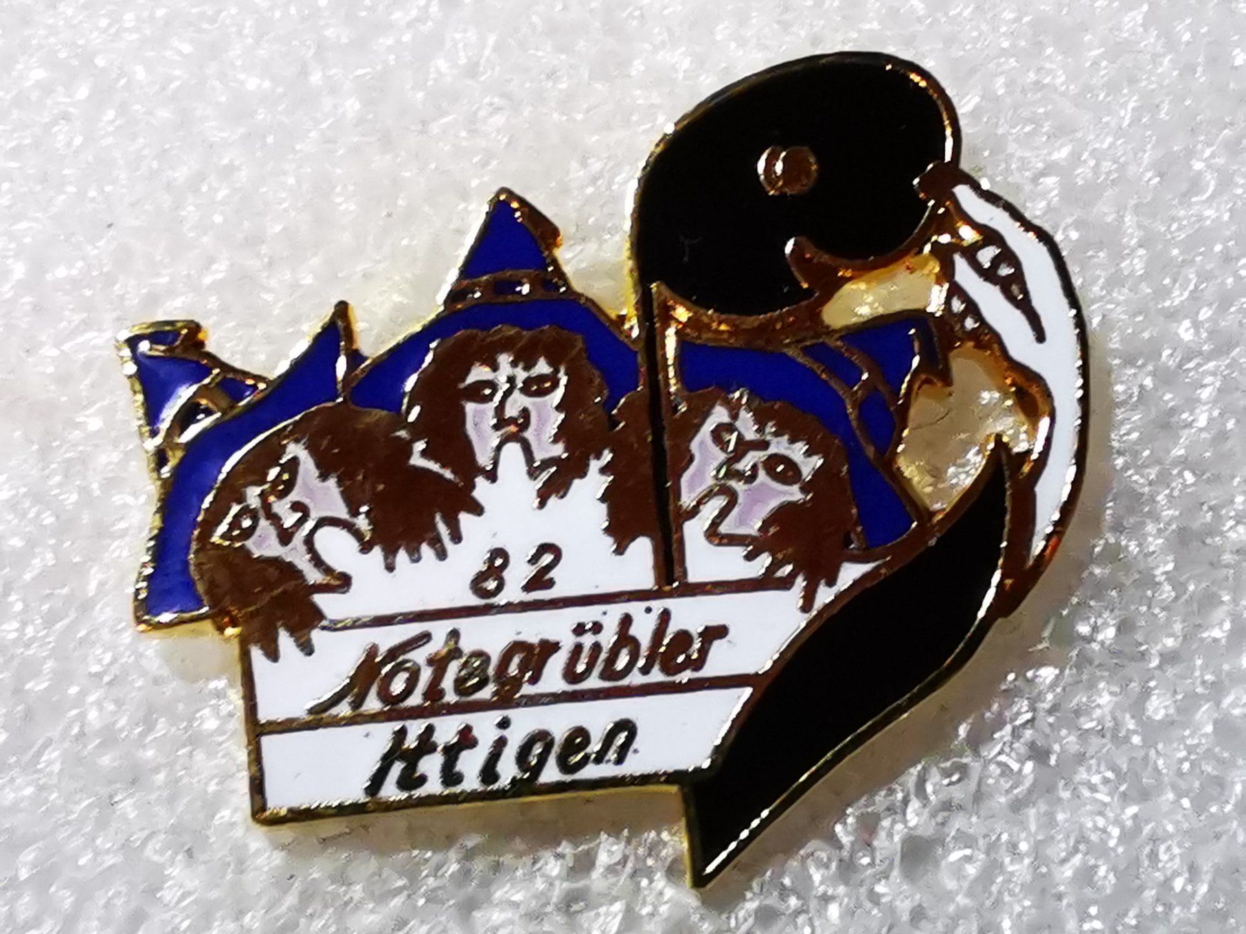 Placchette & Badge: Ansteckpin 44: Kotegrübler Ittigen – Usato da Oppligen venduto da Pin-Fall-Shop