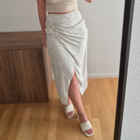 Zara Midirock Weiss mit schwarzen Muster