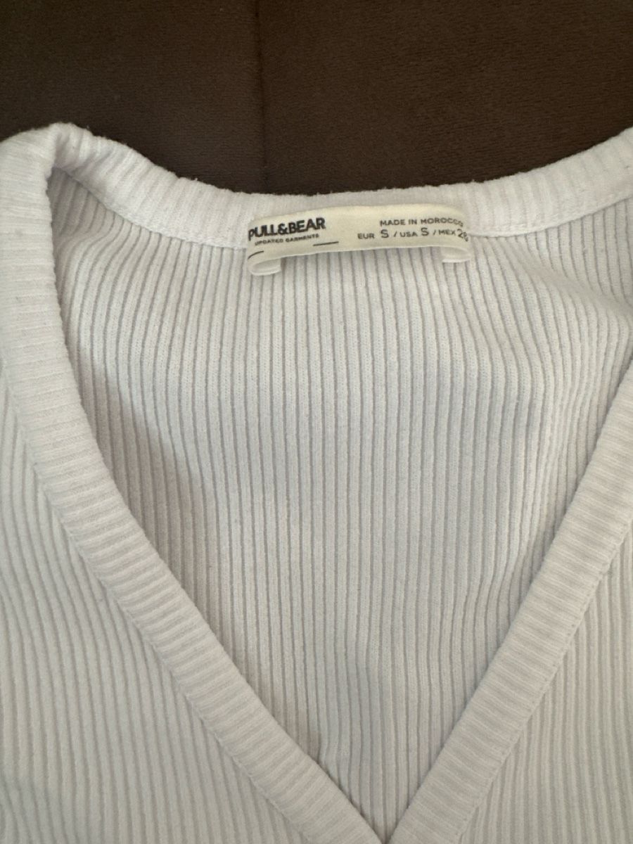 Pull&Bear T-Shirts: Pull&Bear Ripp-Top Weiss Grösse S – Gebraucht aus Diepoldsau von Sonne14 1