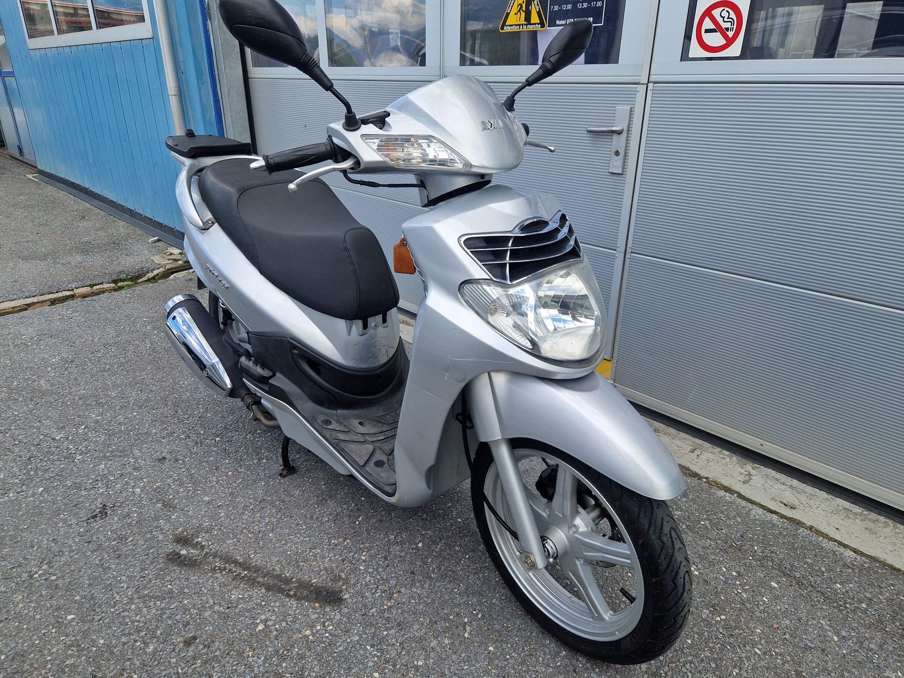 Sym Scooters: SYM HD 125 Roller, Grau Metallisiert ab MFK – D'occasion à Salgesch par Vintageswitzerland