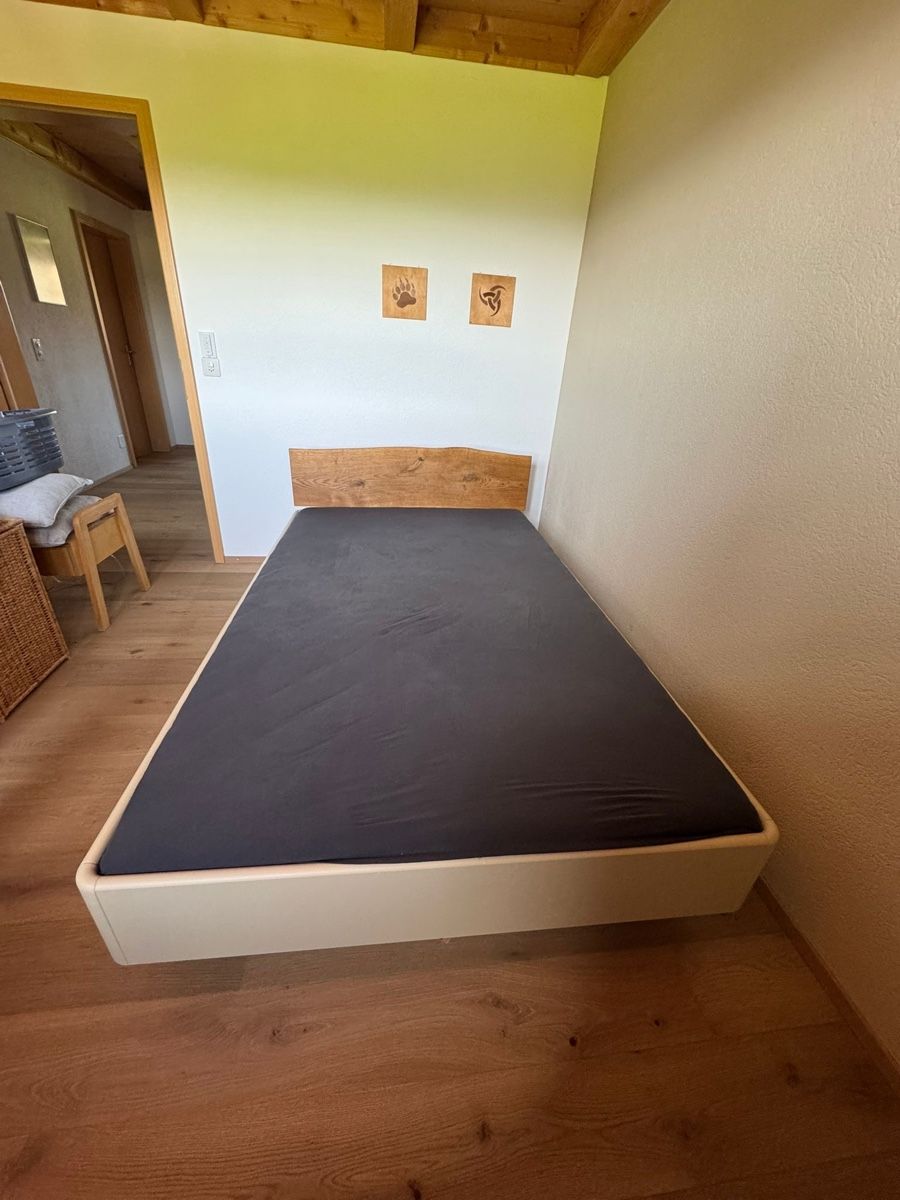 Betten: Bett – Gebraucht aus Niederwangen BE von wyd_bl26 1
