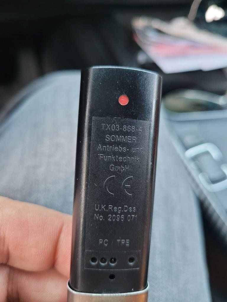 Telecomandi: Télécommande de porte de garage SOMMER TX03-868-4 Meier AG – Usato da St-Imier venduto da Talo1 2