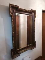 Schöner Wandspiegel mit verziertem Holzrahmen (57.5 x 89 cm)