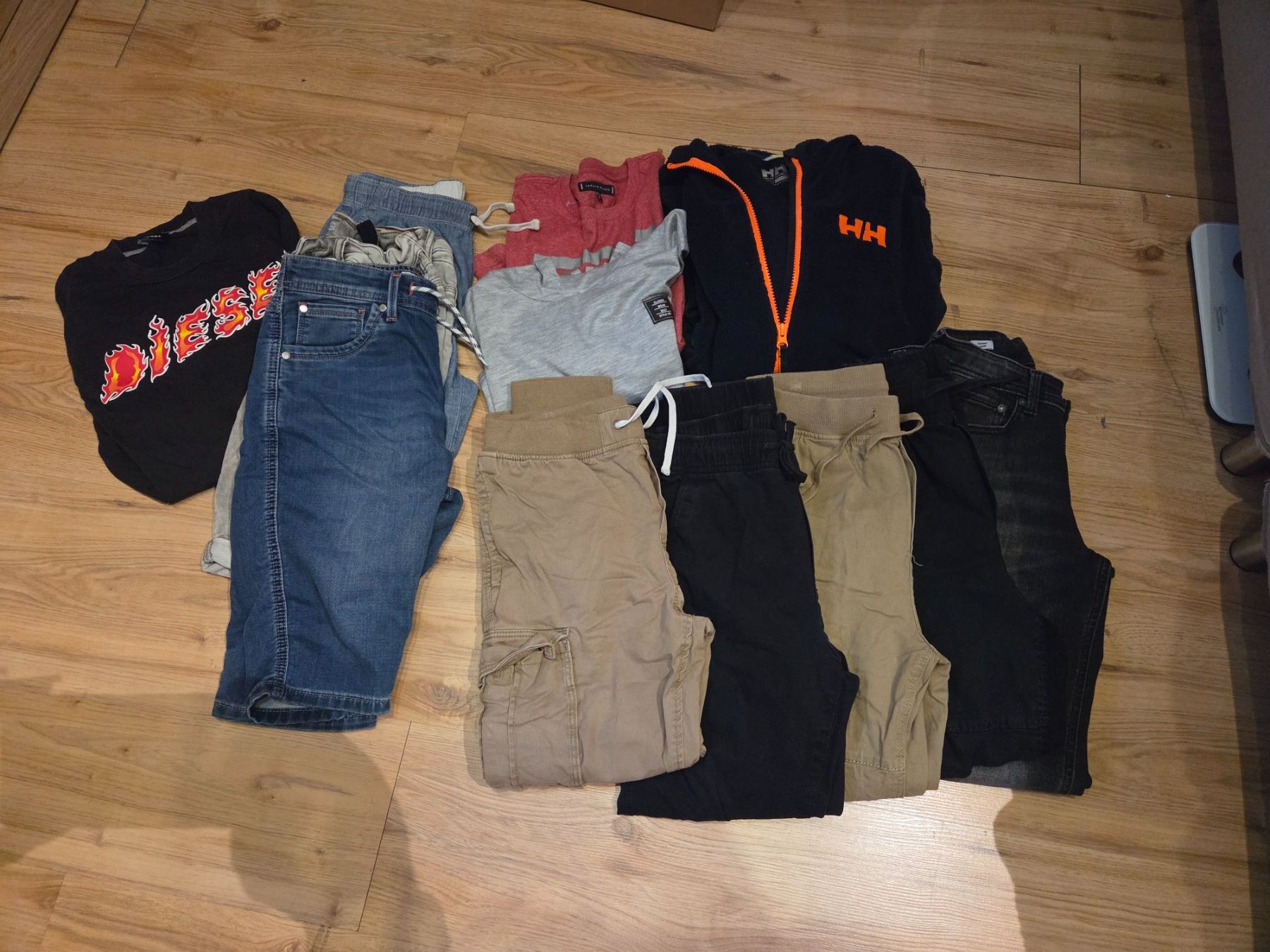 Kleiderpakete & -sets: Jungs Kleiderpaket grösse 152 – Gebraucht aus Winznau von Vengaboy