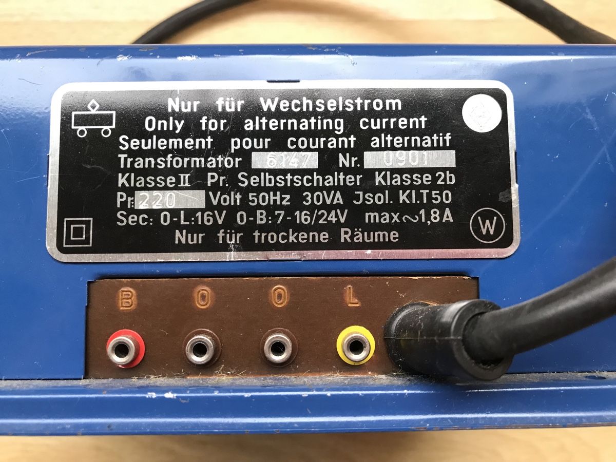 Märklin Modellini di ferrovie: Märklin Transformator 6147, 30VA – Usato da Zürich venduto da Kiron 1
