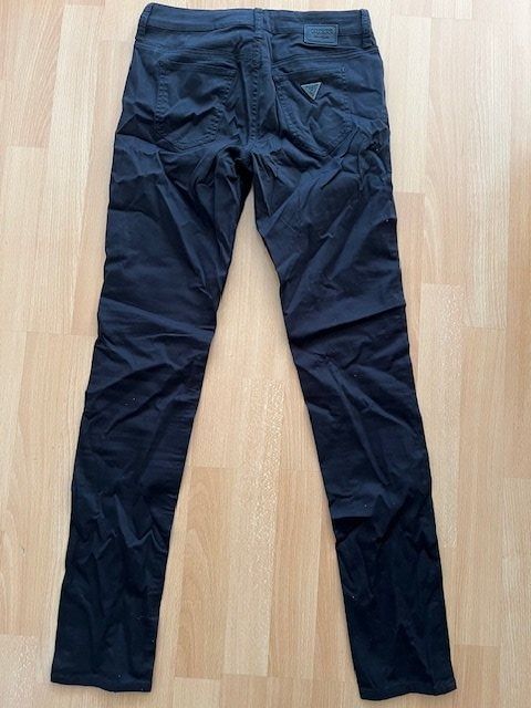 Guess Pantaloni: Hose Guess Gr. 26 – Usato da Wabern venduto da MagdalenaWabern 1