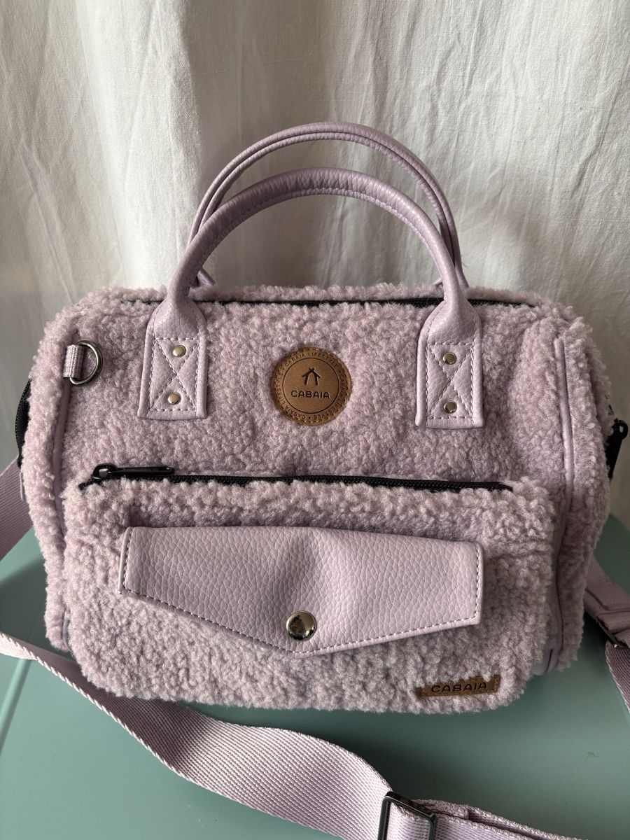 Cabaïa Borse: Sac Cabaïa fourrure bouclée  – Nuovo (secondo la descrizione) da La Chaux de Fonds venduto da vic_gr9h
