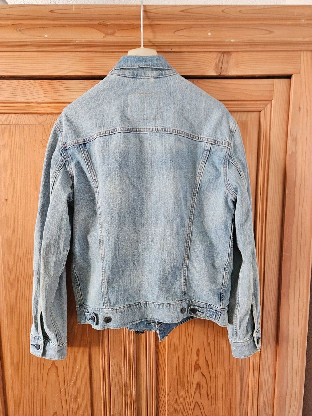 Levi's Jacken: Jeansjacke Levi's - The Trucker - Washed Blue – Gebraucht aus Rothrist von Kev199 1
