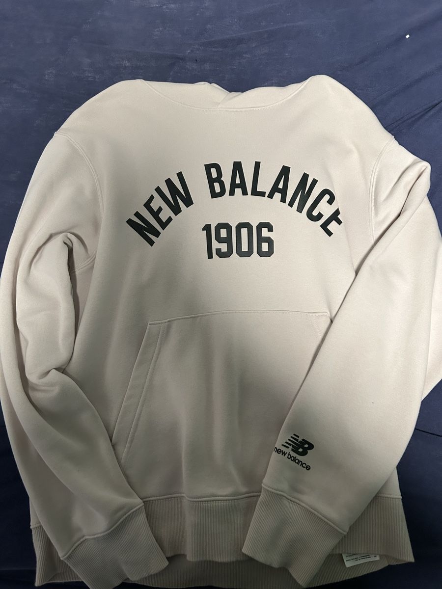 Maglioni & Felpe: New Balance Kapuzenpullover – Nuovo (secondo la descrizione) da Oberägeri venduto da liv_n6yh 1