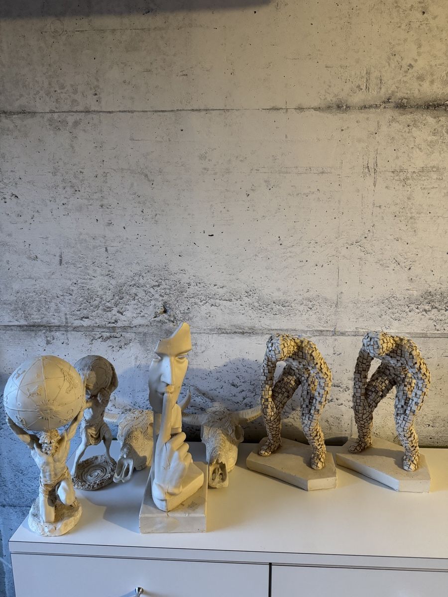 Statuette: Dekoration – Usato da Oberägeri venduto da MW.1986 9