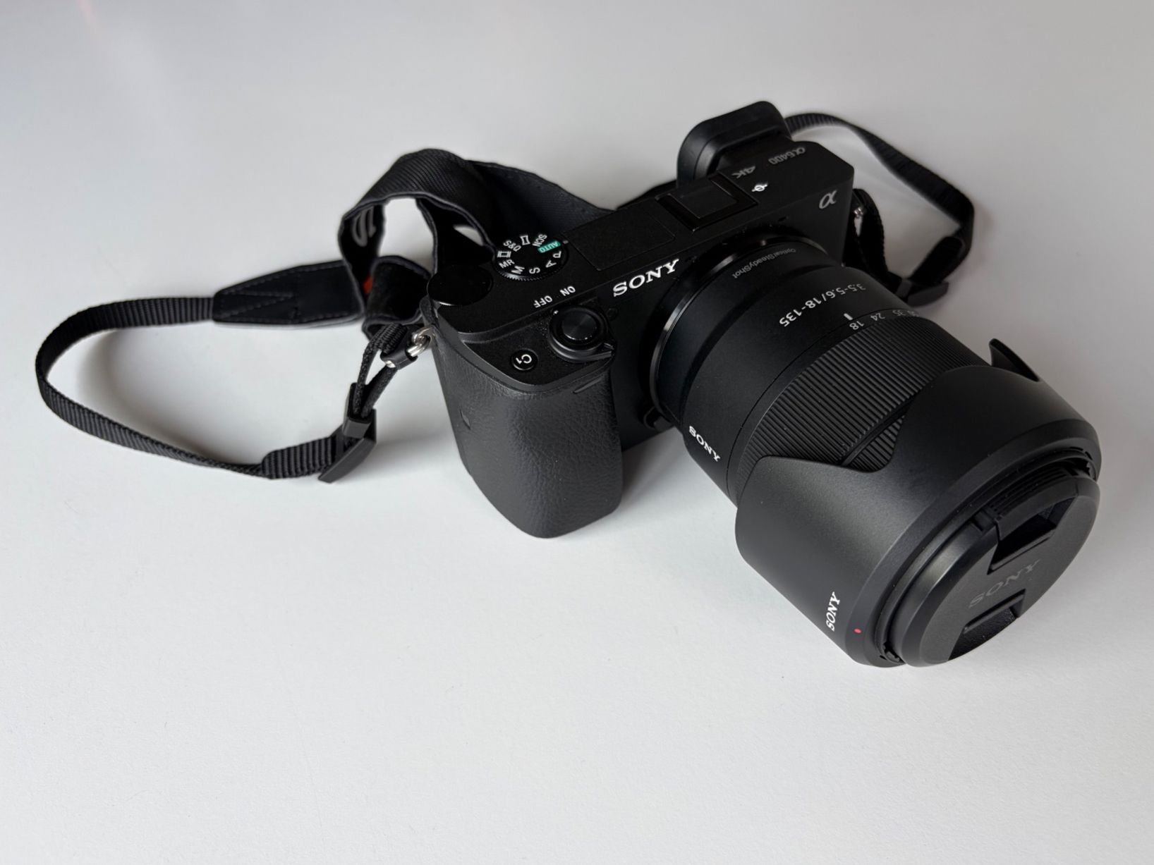 Sony Fotocamera: Sony Alpha a6400 mit 18-135 mm Objektiv – Usato da Uster venduto da docseb 2