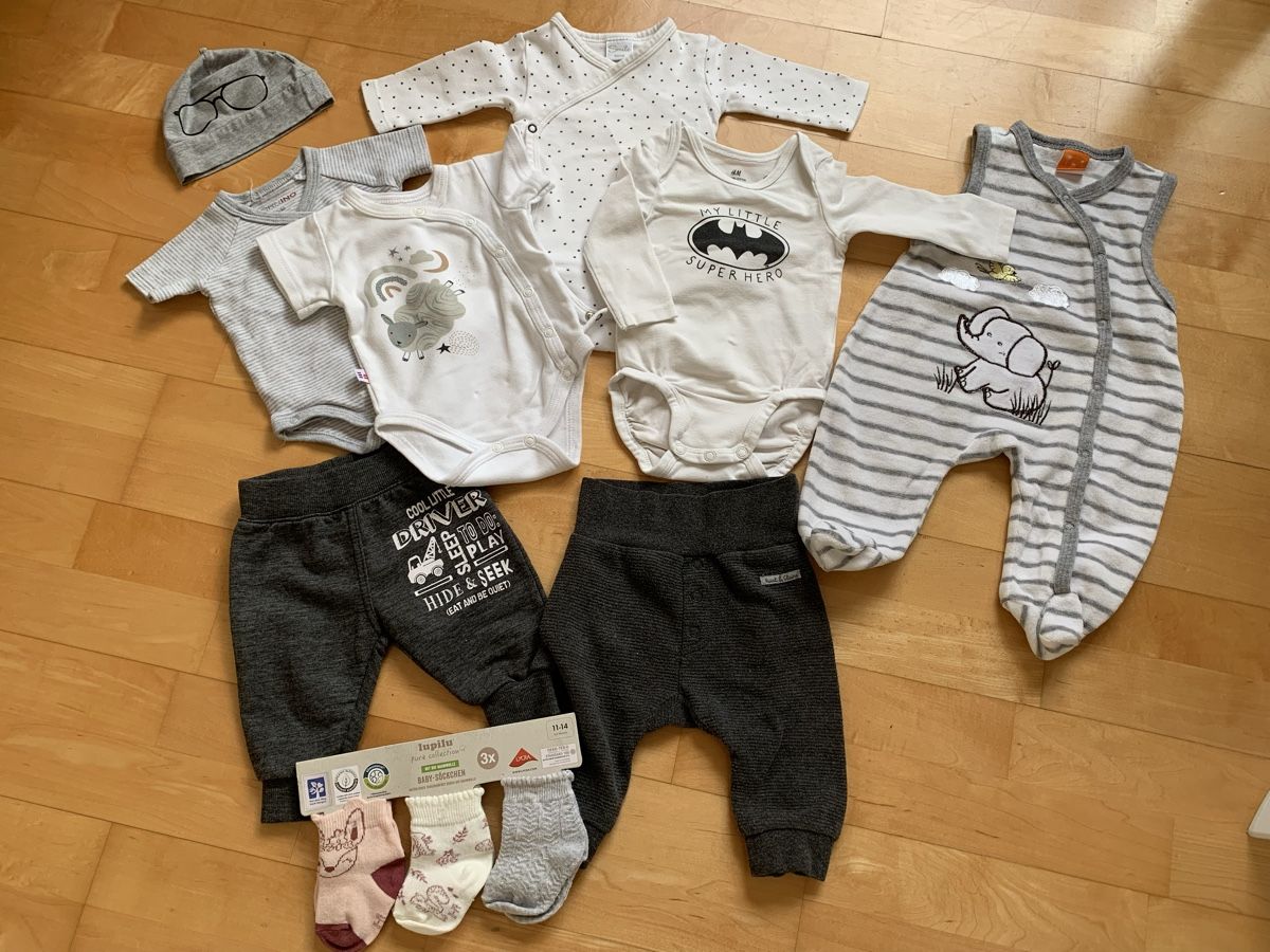 Lotti & Set di vestiti: Baby Kleider Packet Gr 56 – Usato da Zürich venduto da AnaMK