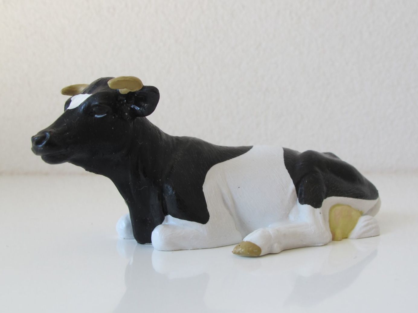 Schleich Statuette: Schleich 13211 Kuh mit Hörner liegend – Usato da Vilters venduto da hedi00 1