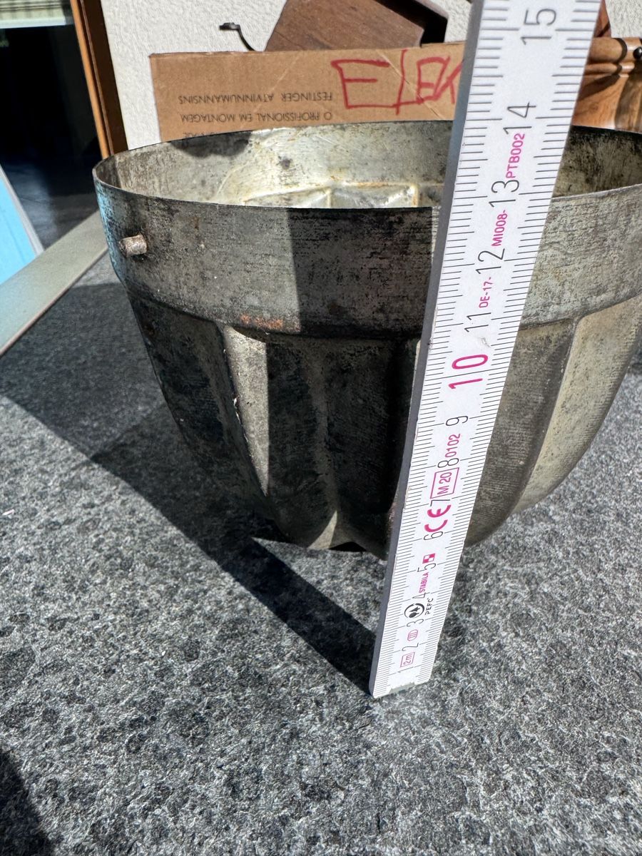 Teglie da forno: Alte Backform mit Deckel – Usato da Seon venduto da kst_d7jh 2