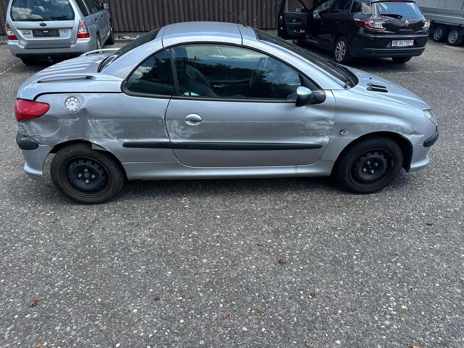 Peugeot Autos: Peugeot 206 CC Cabriolet silber – Gebraucht aus kehrsatz von AutocenterKehrsatz 3