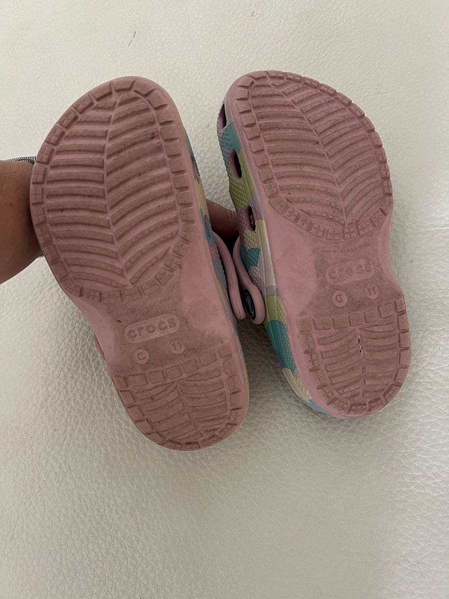 Crocs Chaussures garçon: Crocs Grösse 29-29 – D'occasion à Inwil par Karenstone 2
