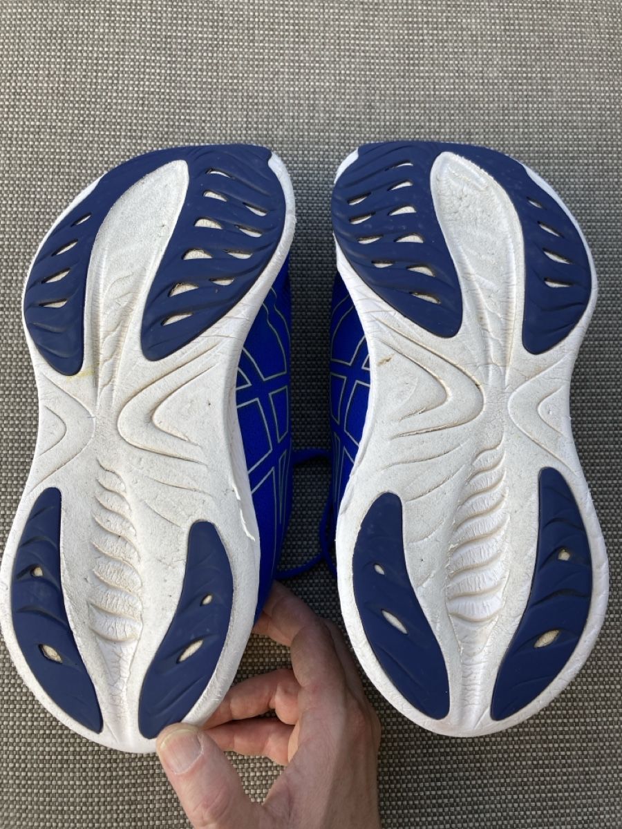 Asics Scarpe da uomo: Asics Cumulus Gel 44 – Usato da Bülach venduto da eugig5 3
