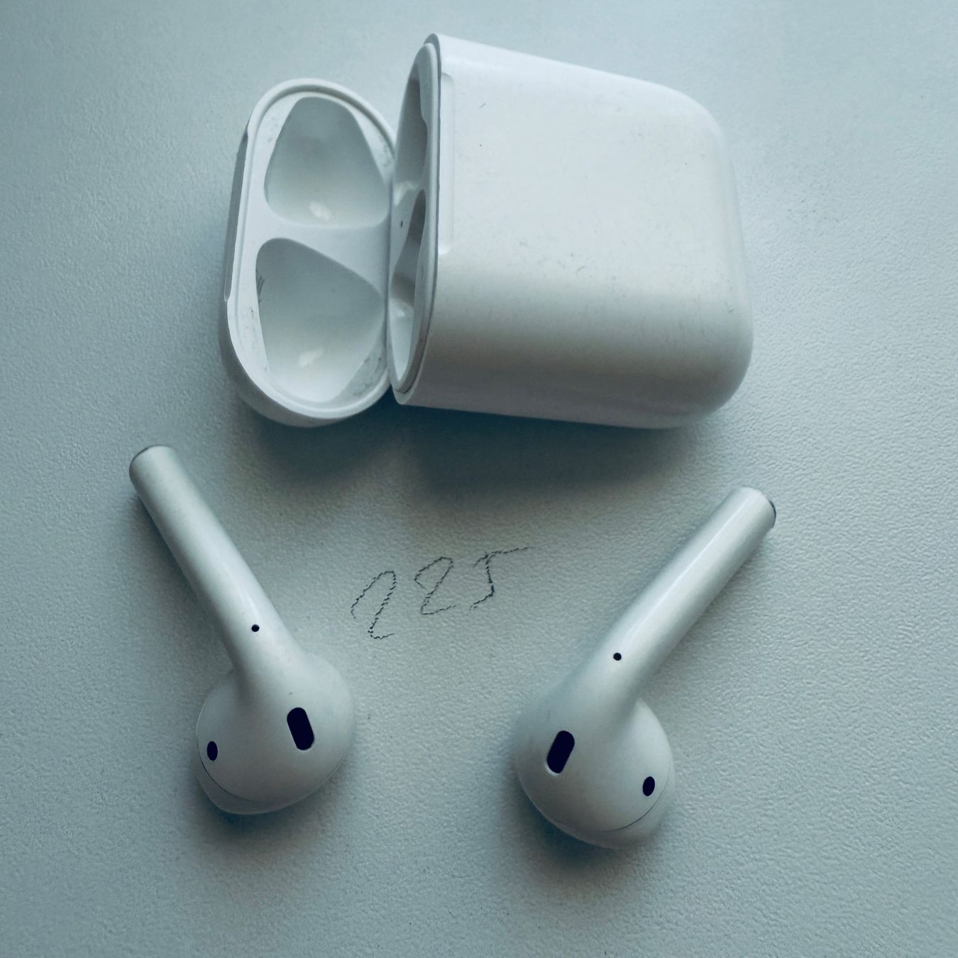 Apple Cuffie: Original Apple AirPods 2 Gen. Wireless Kopfhörer & Case – Usato da Basel venduto da MY.AIRPODS.SHOP 2