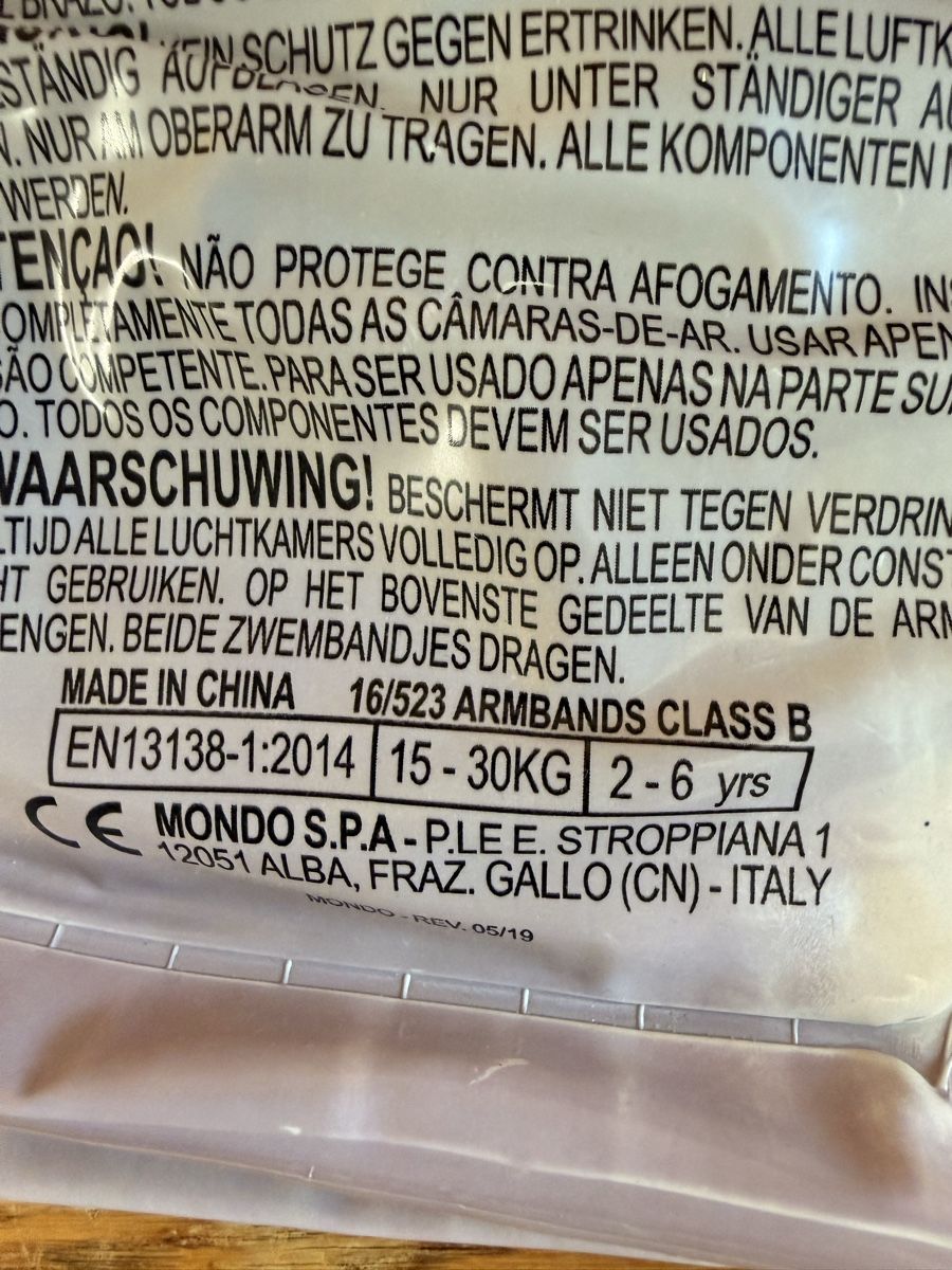 Kleiderpakete & -sets:  Frozen Set Kinder Accessoires und Badeartikel  – Gebraucht aus Klingnau von Nirvana 7