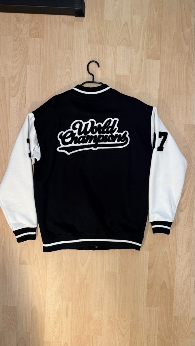 Giacche: Veste style université noir blanc taille S – Usato da Glovelier venduto da nba_9jf8 1