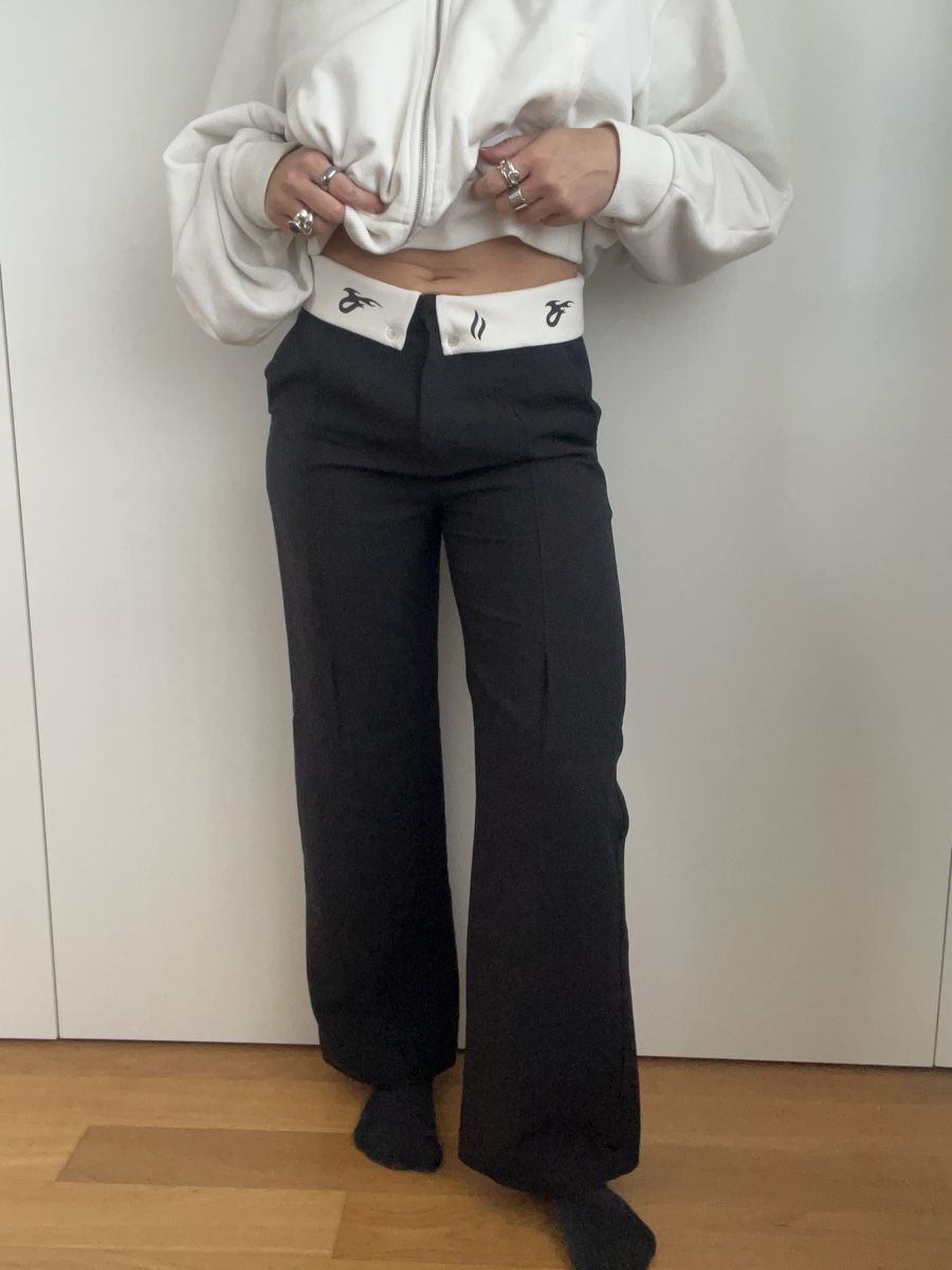 Pantaloni: Schwarze Stoffhose, XS, Sisters & Seekers – Nuovo (secondo la descrizione) da Engelburg venduto da ali_jxd7