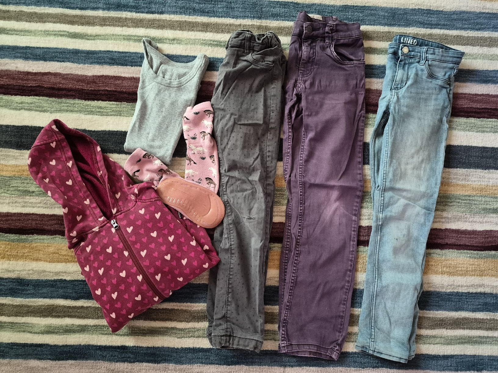 Lotti & Set di vestiti: Kleiderpaket Gr 140 Herbst/Winter – Usato da Vordemwald venduto da Esel04