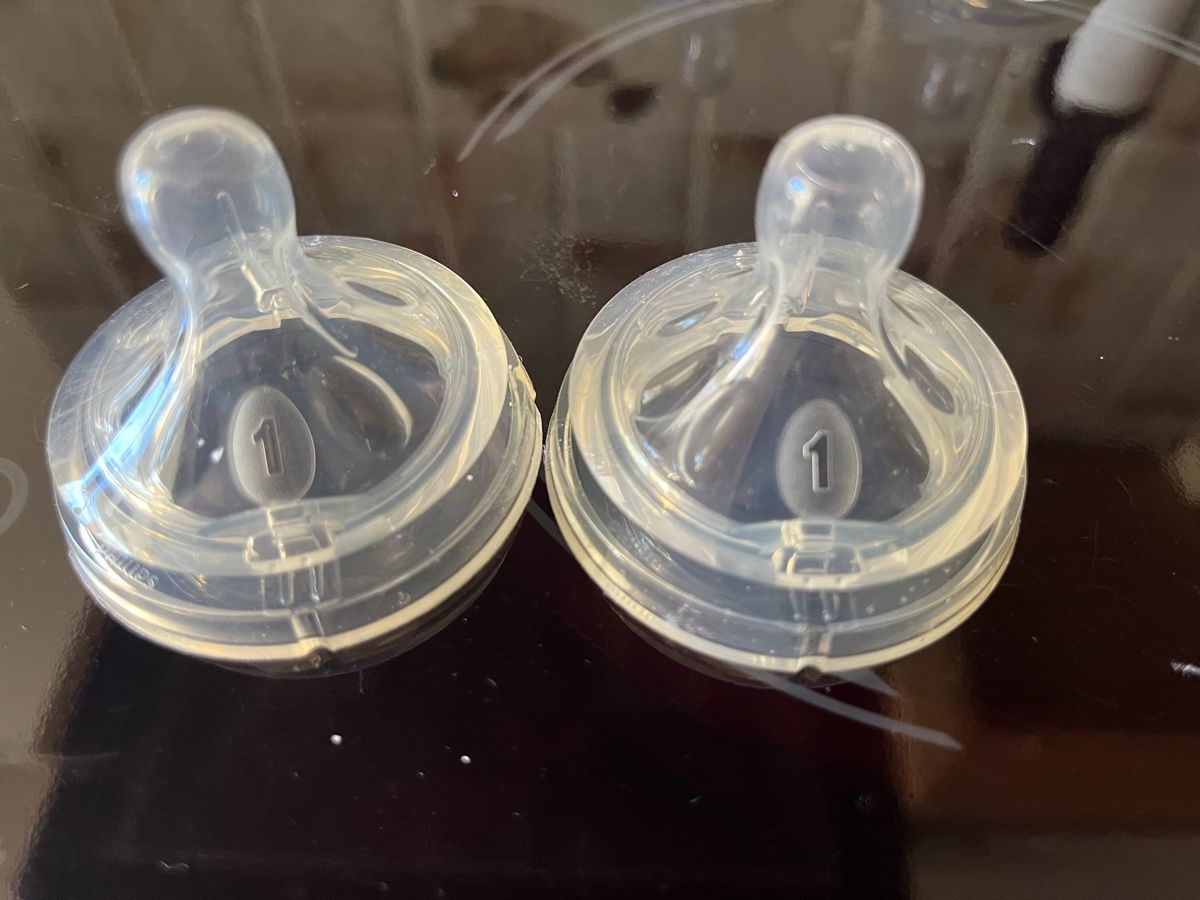 Avent Baby-Mahlzeiten: Avent Sauger Grösse 1 2 Stück – Gebraucht aus Basel von Kalleskaviar