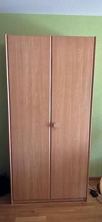 Armoires: Klassischer Holzschrank – D'occasion à Urdorf par Rauber13
