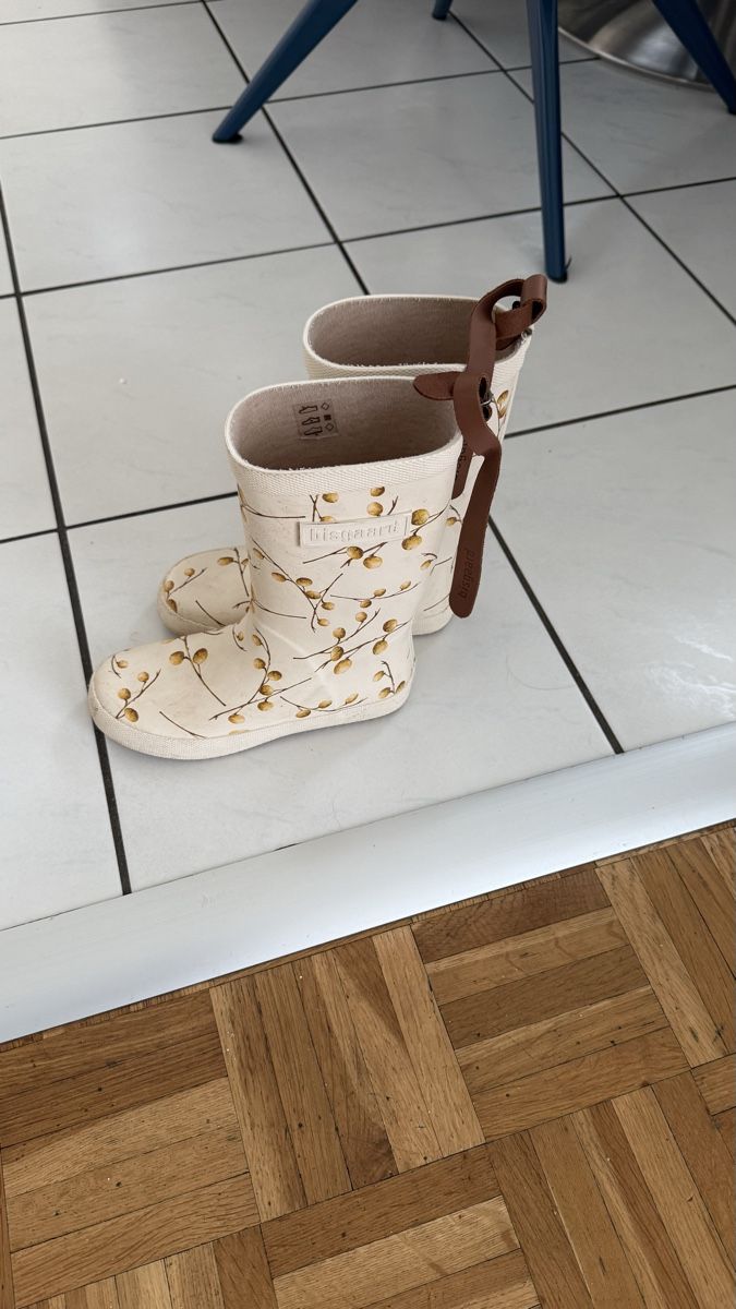 Scarpe per ragazze: Bisgaard Gummistiefel Mädchen mit Blumenmuster - Gr. 31 Top – Usato da Glattfelden venduto da nur_xpw6 4