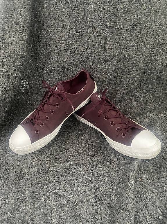 Converse Scarpe da uomo: Converse Bordeaux kurz in Grösse 41.5 – Usato da Herrenschwanden venduto da ale_5ggz