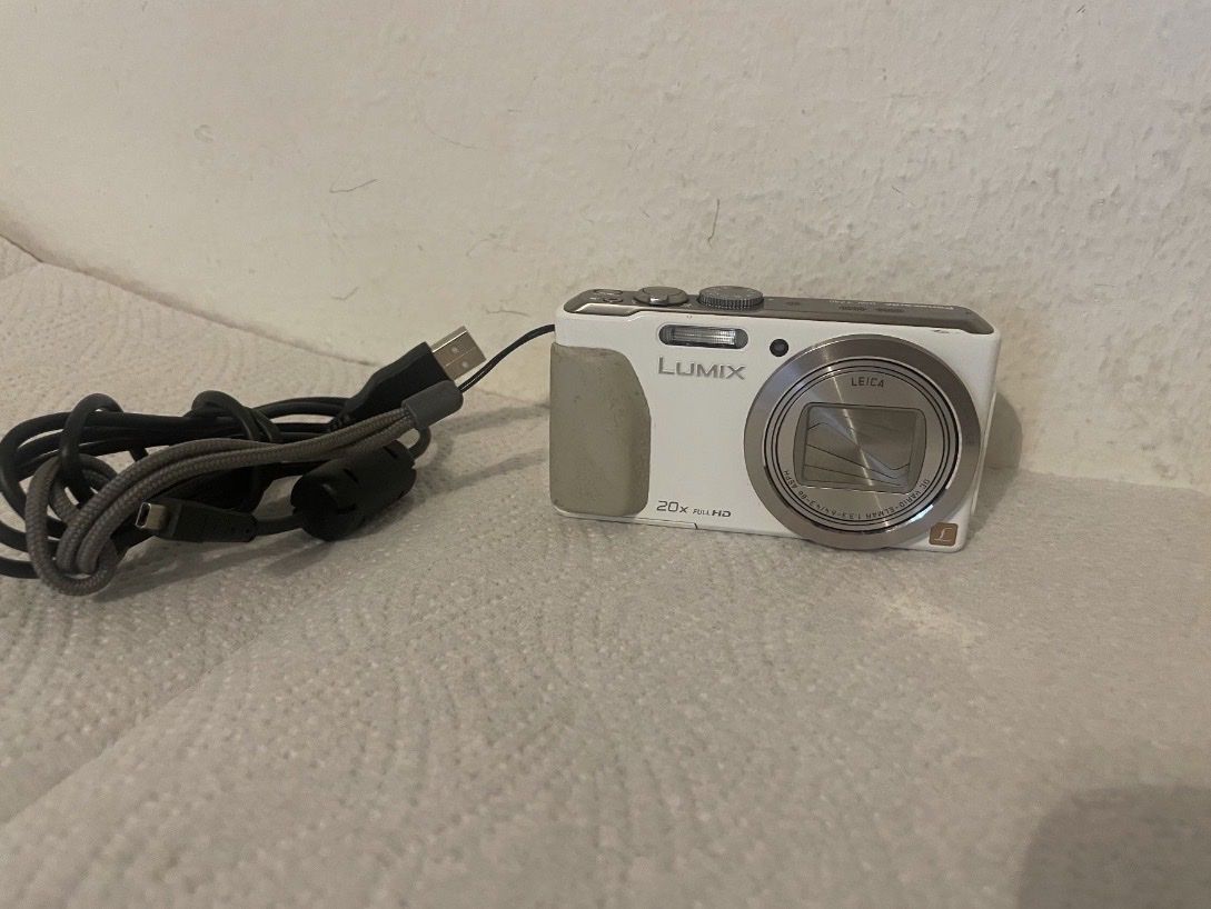 Panasonic Fotocamera: Panasonic Lumix DMC - TZ40 Digitalkamera – Nuovo (secondo la descrizione) da Zürich venduto da tia_lj5d 1