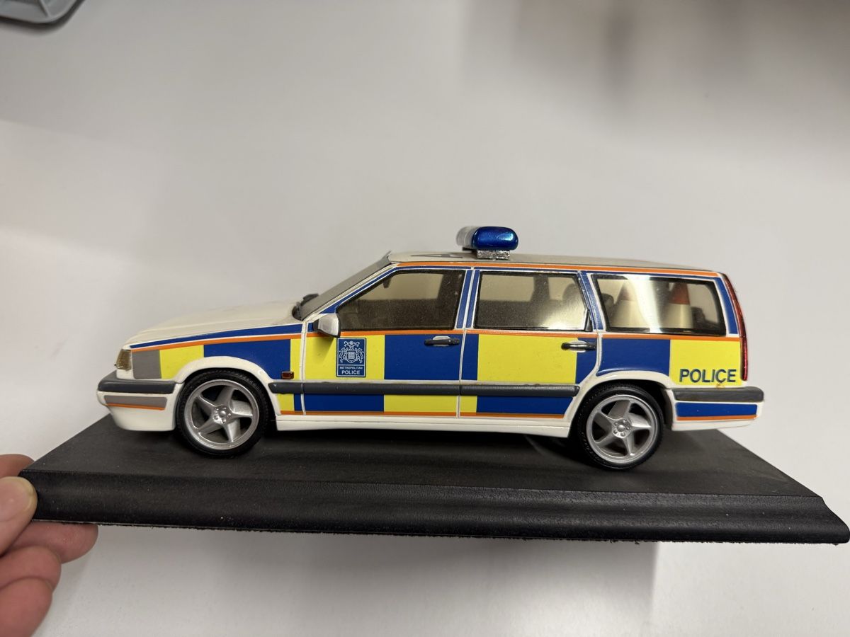 Volvo Modellini d'auto: Polizei Modellauto Volvo 850 Kombi  – Usato da Spiez venduto da RS-inti 3