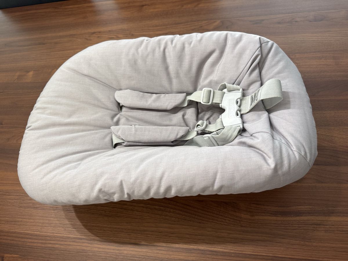 Stokke Sdraiette & Sdraiette a dondolo: Stokke Newborn Set mit Spielzeughalter Light Grey – Nuovo (secondo la descrizione) da Bülach venduto da Marcel_96 1