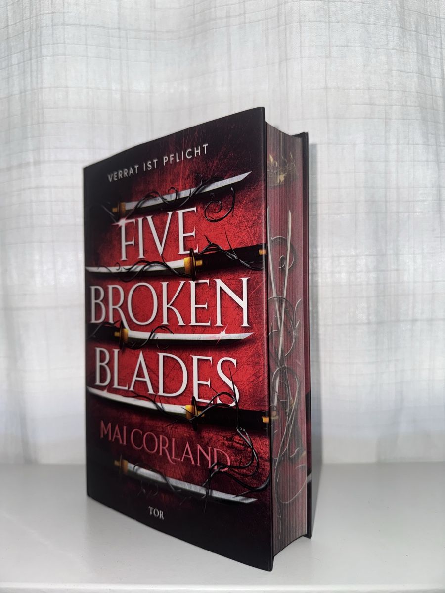 Libri: Five Broken Blades - Mai Corland mit Frabschnitt – Nuovo e nell'imballaggio originale da Giffers venduto da sahla