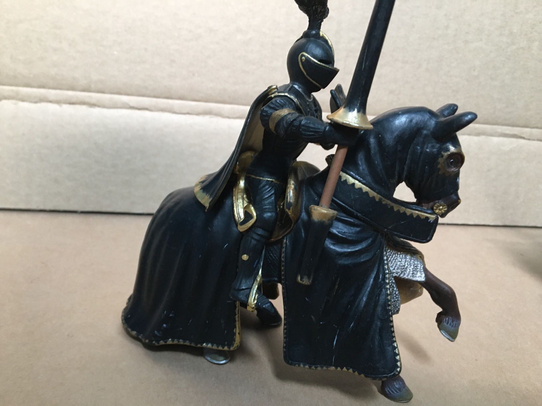 Schleich Statuette: 3 Schleich schwarze Ritter Kreuzritter – Usato da Ennetbaden venduto da mapa05 2