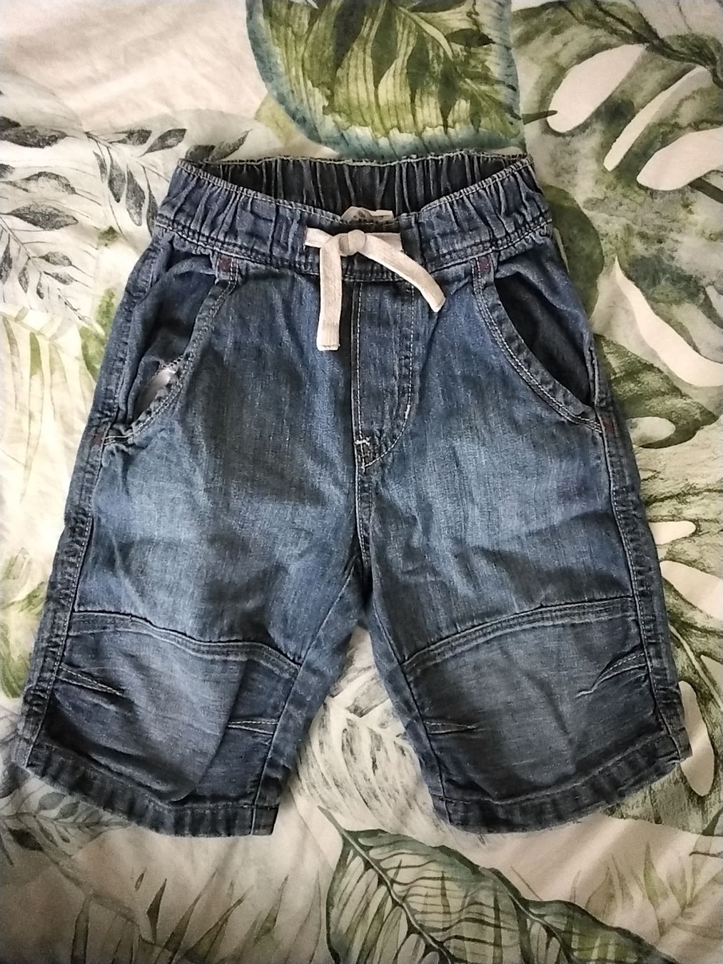 Hosen: Bermuda Gr. 98 – Gebraucht aus Balterswil von Meerdeern
