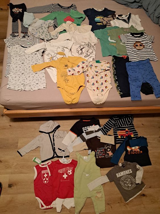Ensembles coordonnés: Kleiderpaket 32 Stück Große 74 – D'occasion à Adliswil par das_lfj6