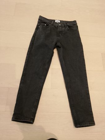 Schwarze Jeans Junge Gr. 140, modisch, perfekt ,elastisc...