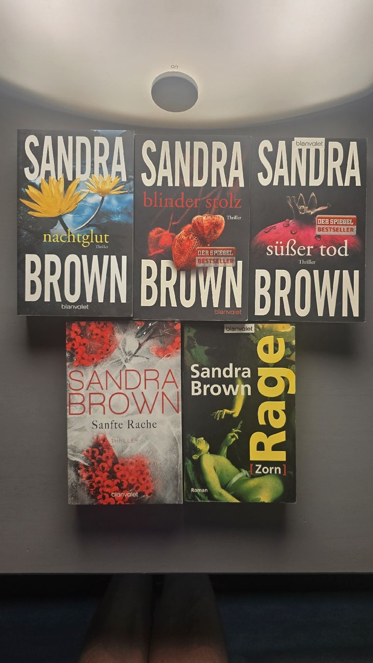 Livres: Sandra Brown Romane 5 Stücke – D'occasion à Wohlen AG par jan_9l9q